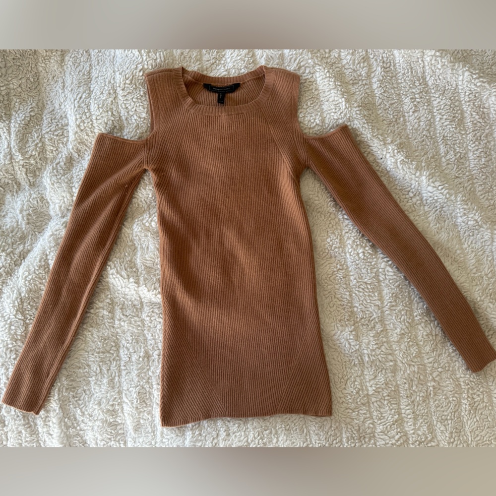 BCGBMAXAZRIA Shoulder-Cut Long Top, size XXS